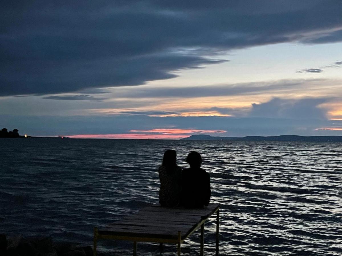 Tamás Apartman Balatonföldvár szívében- egész évben nyitva! Balatonfoldvar Exterior foto