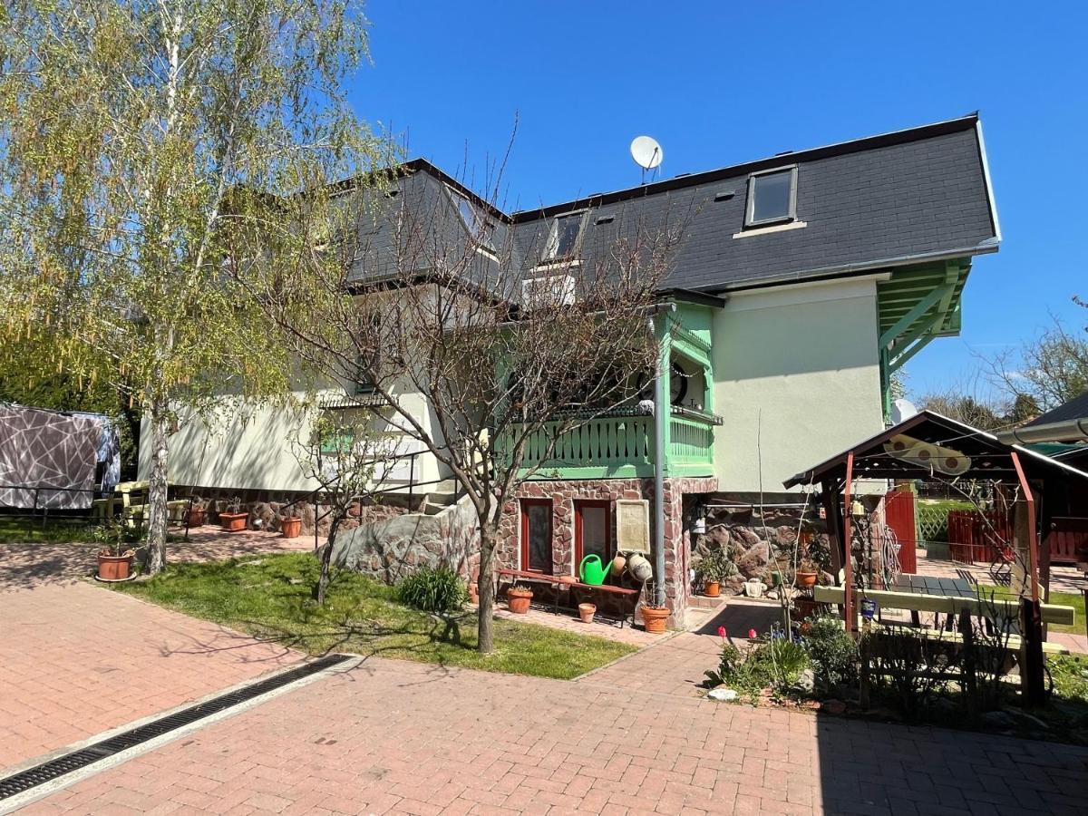 Tamás Apartman Balatonföldvár szívében- egész évben nyitva! Balatonfoldvar Exterior foto
