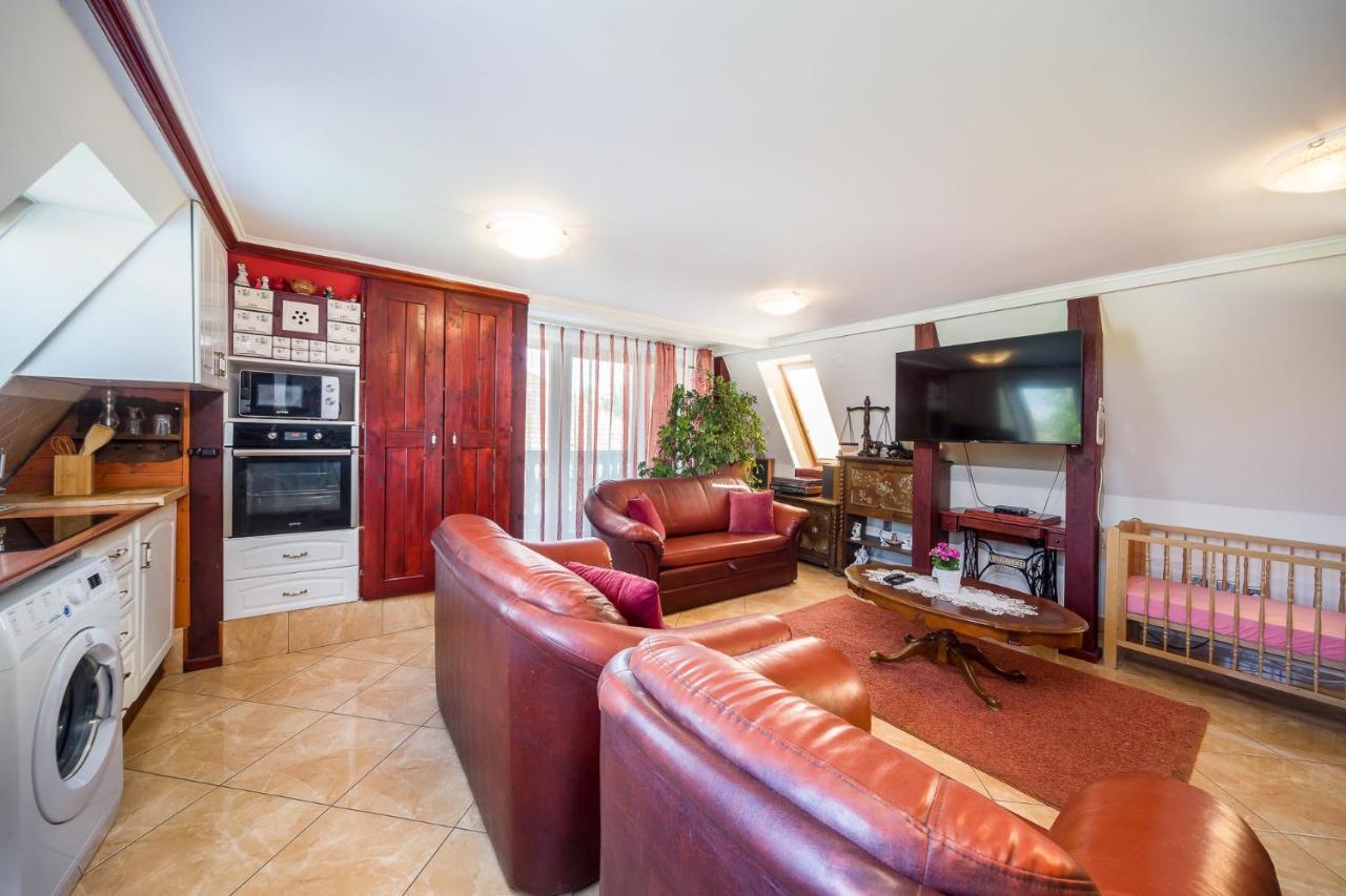 Tamás Apartman Balatonföldvár szívében- egész évben nyitva! Balatonfoldvar Exterior foto