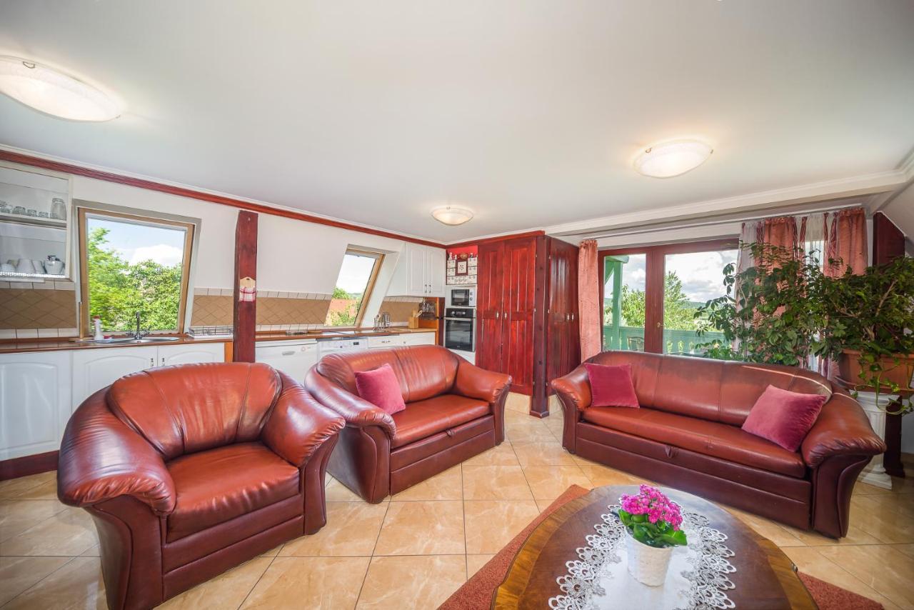 Tamás Apartman Balatonföldvár szívében- egész évben nyitva! Balatonfoldvar Exterior foto