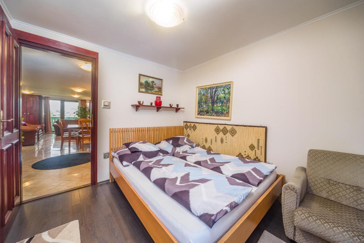 Tamás Apartman Balatonföldvár szívében- egész évben nyitva! Balatonfoldvar Exterior foto